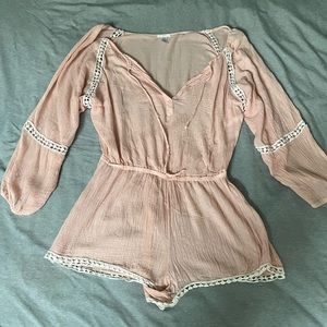LIGHT PINK ROMPER FOR SALE!! 🌸🌸🌸